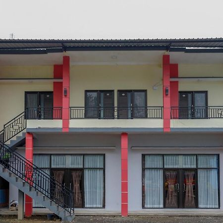 Reddoorz @ Gerbang Dieng Plateau Area Вонособо Экстерьер фото