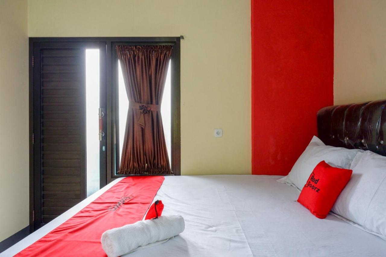 Reddoorz @ Gerbang Dieng Plateau Area Вонособо Экстерьер фото